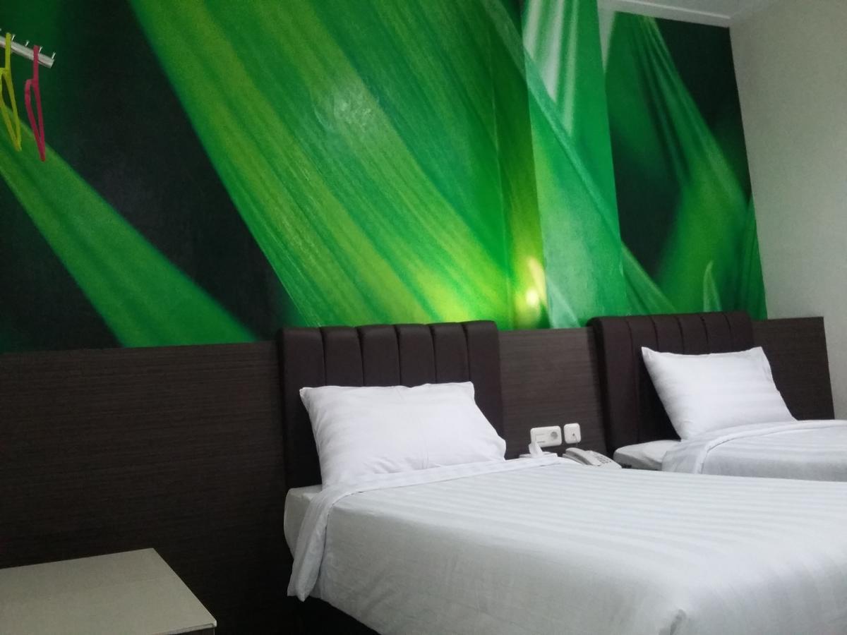 Grand Indobaru Hotel Selatpanjang Exterior photo